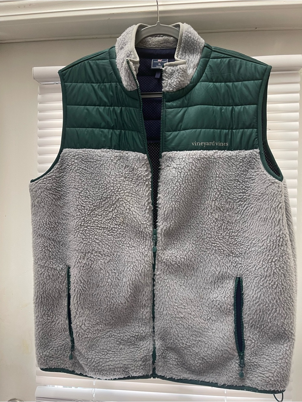 Vineyard Vines Men’s Sherpa Quilted Vest – Size XL – Great Condition